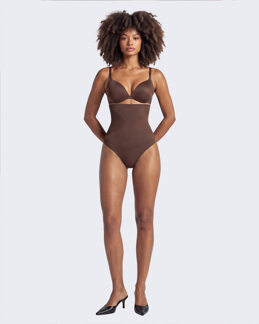 Litchy Core Sculpt High-Waisted Thong in Espresso, corrigerende shapewear met tummy control tot onder de bh