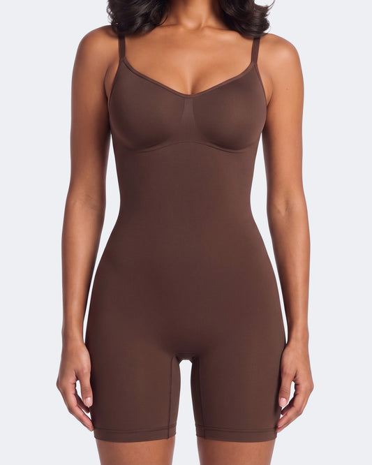 Litchy Mid-Thigh Bodysuit in Espresso, vooraanzicht met gesculpte taille